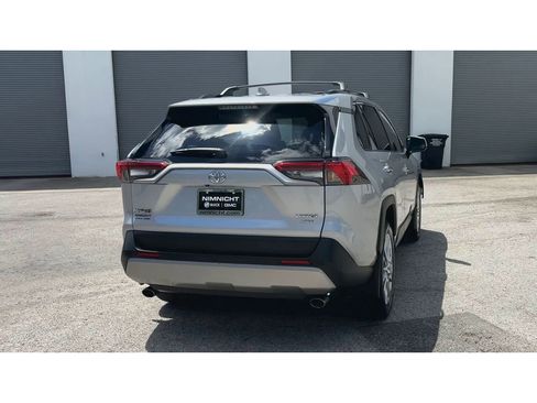 Used 2022 Toyota RAV4 Limited AWD/4WD image 8
