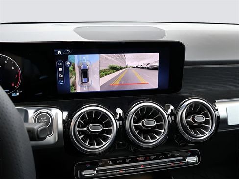 Certified 2025 Mercedes-Benz GLB 250 4MATIC image 26