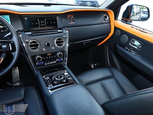 Used 2022 Rolls-Royce Cullinan AWD/4WD image 25