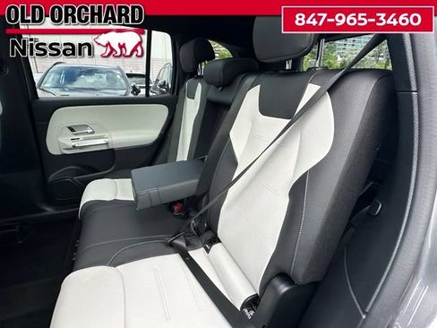 Used 2023 Mercedes-Benz GLB 250 4MATIC image 13