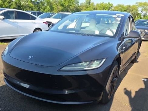 Used 2024 Tesla Model 3 Standard Range RWD image 5