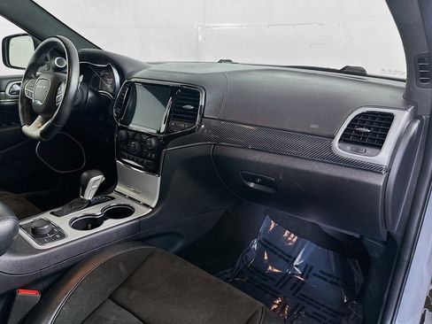 Used 2020 Jeep Grand Cherokee SRT image 30