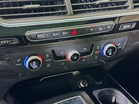 Used 2018 Audi Q7 3.0T Premium Plus AWD/4WD image 16