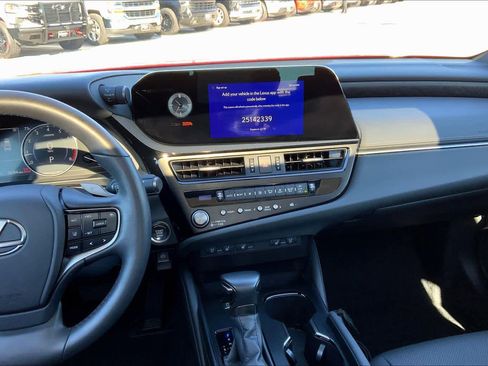 Used 2024 Lexus ES 250 w/ Premium Package image 11