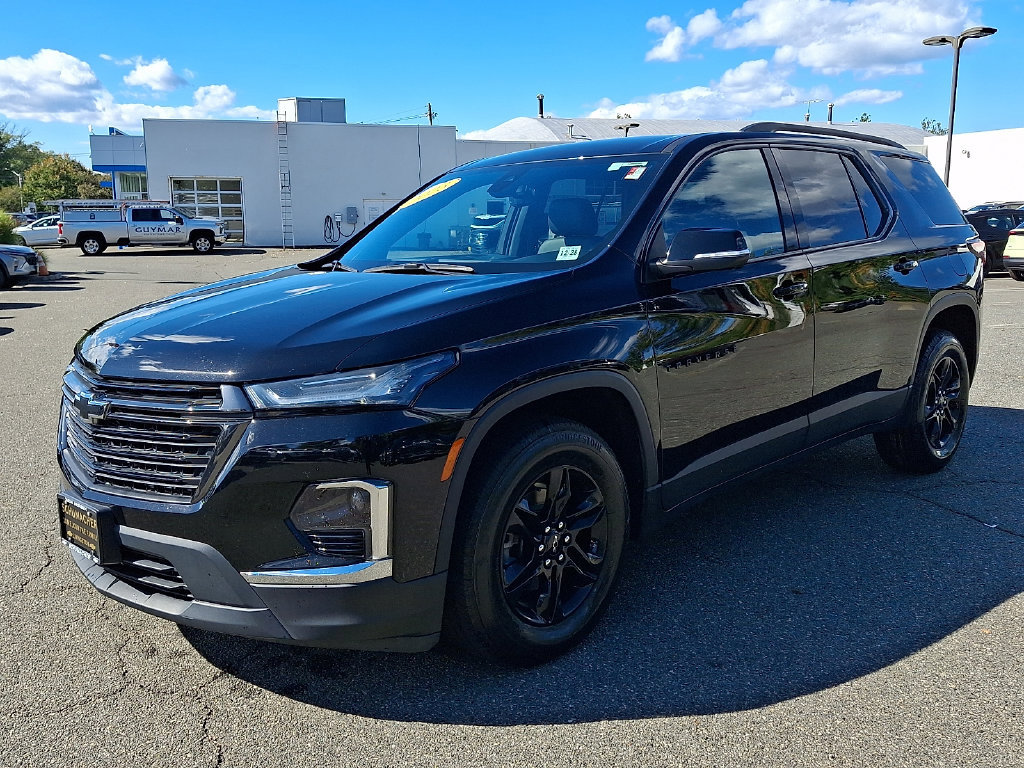 Certified 2023 Chevrolet Traverse LT w/ Midnight/Sport Edition AWD/4WD image 3