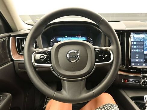 Used 2023 Volvo XC60 B5 Ultimate w/ Climate Package FWD image 24