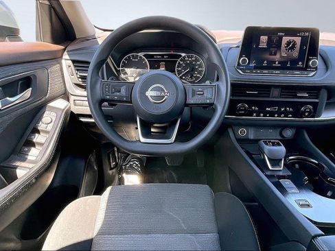 Used 2023 Nissan Rogue SV FWD image 5