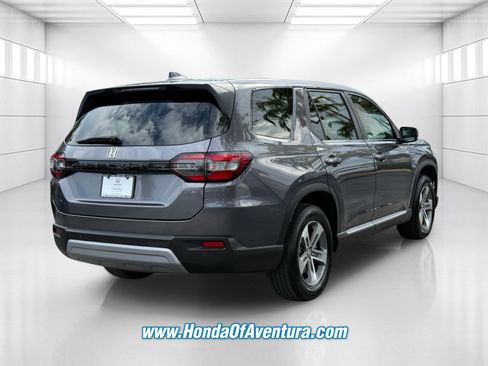 Certified 2025 Honda Pilot EX-L image 5