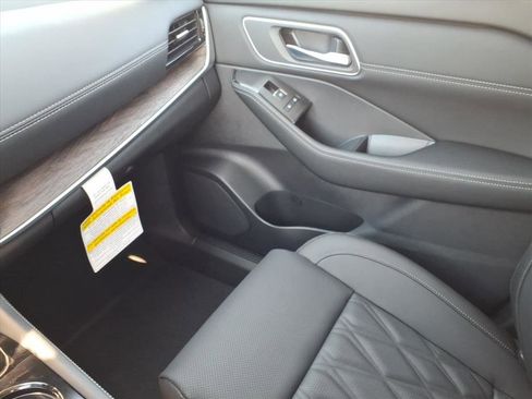 New 2026 Nissan Rogue Platinum w/ Platinum Premium Package image 23