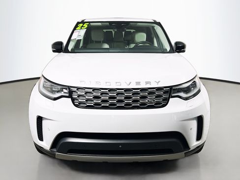 Used 2025 Land Rover Discovery S AWD/4WD image 11