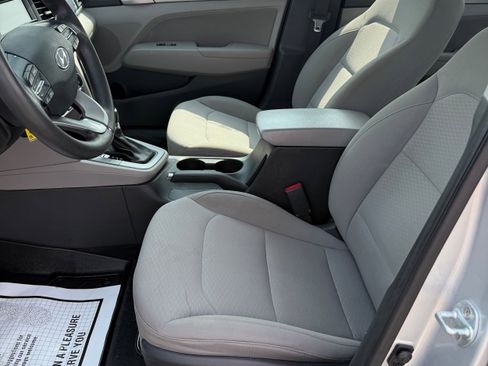 Used 2019 Hyundai Elantra SEL FWD image 13