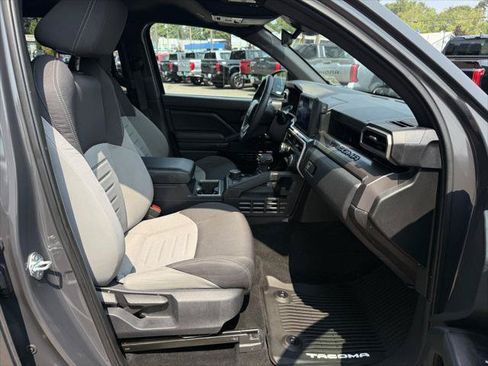 Certified 2025 Toyota Tacoma TRD Sport AWD/4WD image 21