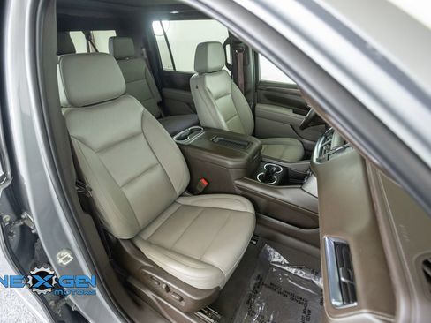 Used 2023 Chevrolet Suburban LT w/ Luxury Package AWD/4WD image 44