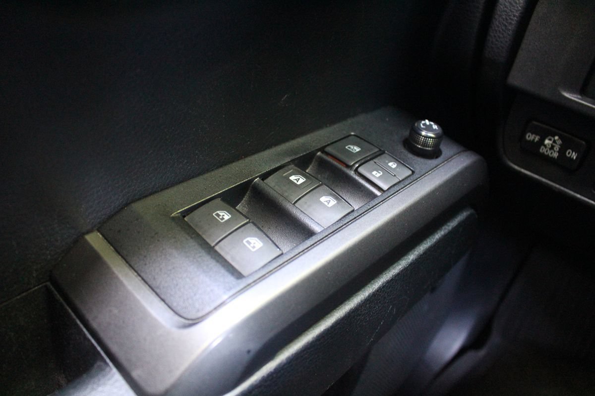 Used 2019 Toyota Tacoma TRD Off-Road AWD/4WD image 9