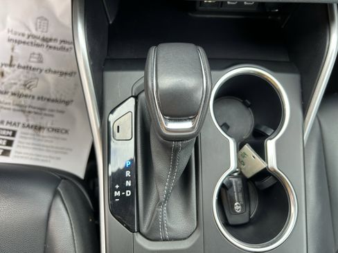 Certified 2023 Toyota Highlander XLE image 31