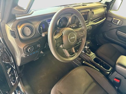 Used 2023 Jeep Wrangler Unlimited AWD/4WD image 10