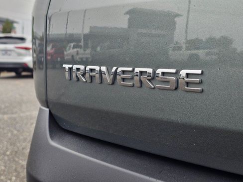 Used 2023 Chevrolet Traverse LT FWD image 18