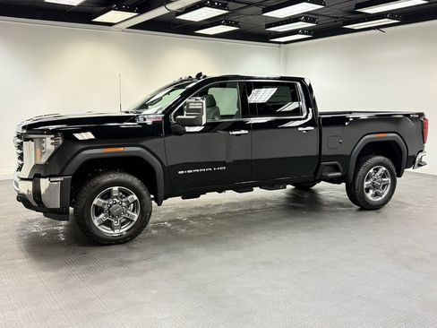 New 2026 GMC Sierra 2500 SLT image 2