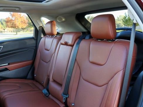 Used 2019 Ford Edge Titanium w/ Equipment Group 301A image 17