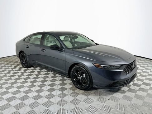 Used 2025 Honda Accord SE image 1