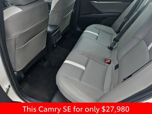 Used 2025 Toyota Camry SE FWD image 33