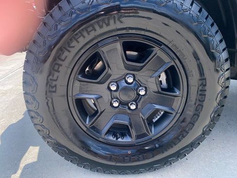 Used 2023 Jeep Gladiator Mojave w/ Cold Weather Group AWD/4WD image 31