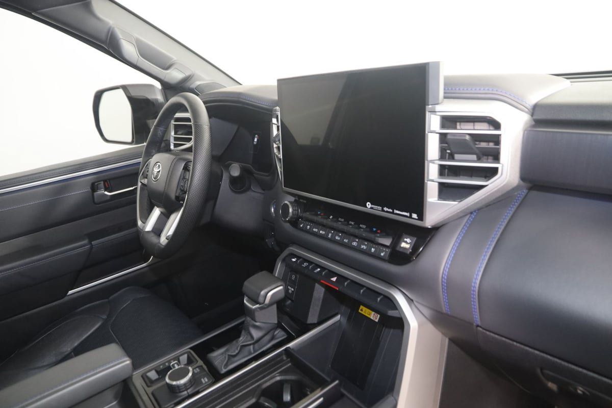 Used 2024 Toyota Sequoia Platinum AWD/4WD image 46