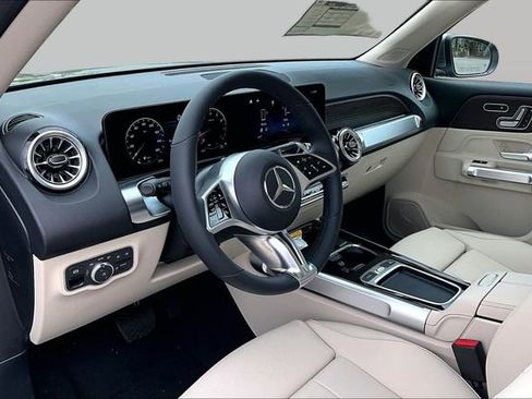 New 2026 Mercedes-Benz GLB 250 4MATIC image 8