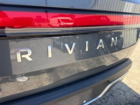 Used 2022 Rivian R1T Adventure AWD/4WD image 9