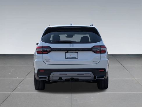 Used 2023 Honda Pilot Elite image 4