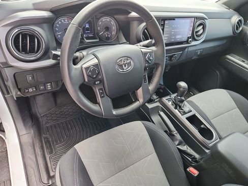 Used 2020 Toyota Tacoma TRD Off-Road image 21