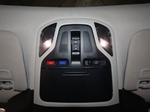 Used 2025 Subaru Outback Premium image 33