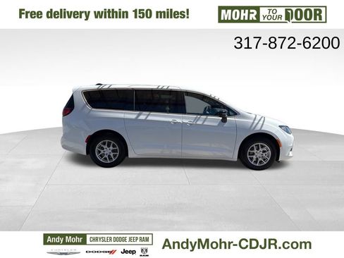 New 2026 Chrysler Voyager LX image 8