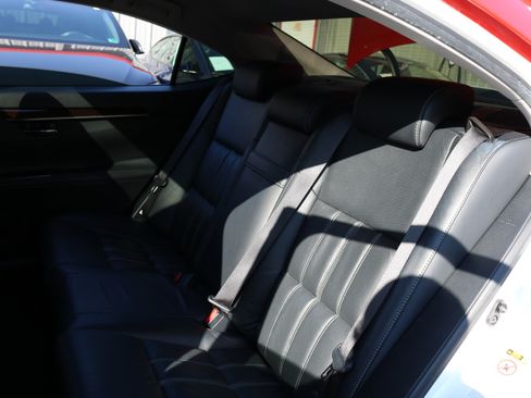 Used 2016 Lexus ES 350 w/ Luxury Package w/Wood Trim image 39