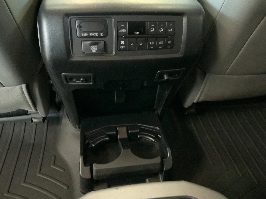 Used 2013 Toyota Sequoia Platinum AWD/4WD image 28