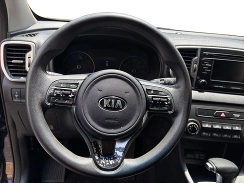 Used 2018 Kia Sportage LX FWD image 11