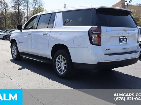 Used 2024 Chevrolet Suburban LT RWD image 9
