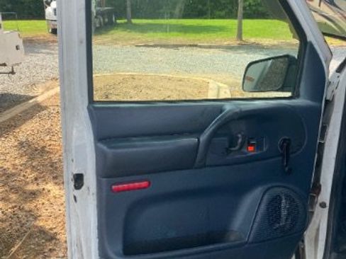 Used 2000 Chevrolet Astro RWD image 7