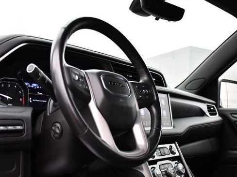 Used 2021 GMC Yukon Denali w/ Denali Premium Package image 13