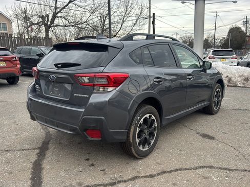 Used 2023 Subaru Crosstrek 2.0i Premium image 4