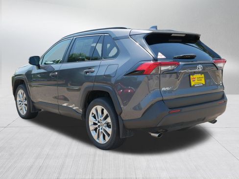 Used 2021 Toyota RAV4 XLE Premium AWD/4WD image 5