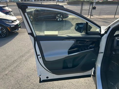 Used 2023 Subaru Solterra AWD image 10