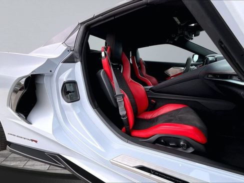 Used 2023 Chevrolet Corvette Stingray Preferred Conv w/ Z51 Performance Package RWD image 18