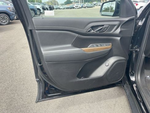 Used 2023 GMC Acadia SLE w/ Driver Convenience Package image 26