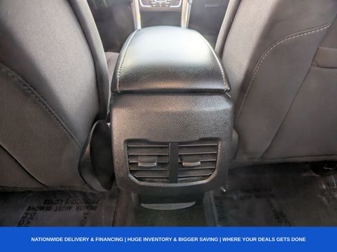Used 2017 Ford Fusion SE w/ Fusion SE Technology Package image 19