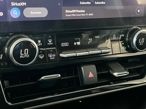 Used 2023 Toyota Highlander Limited image 19