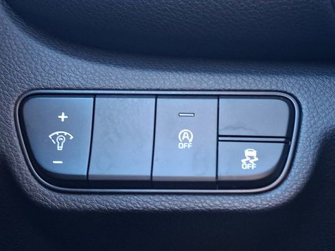 Used 2025 Kia Seltos LX image 26