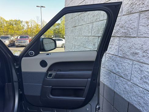 Used 2019 Land Rover Range Rover Sport HSE image 27