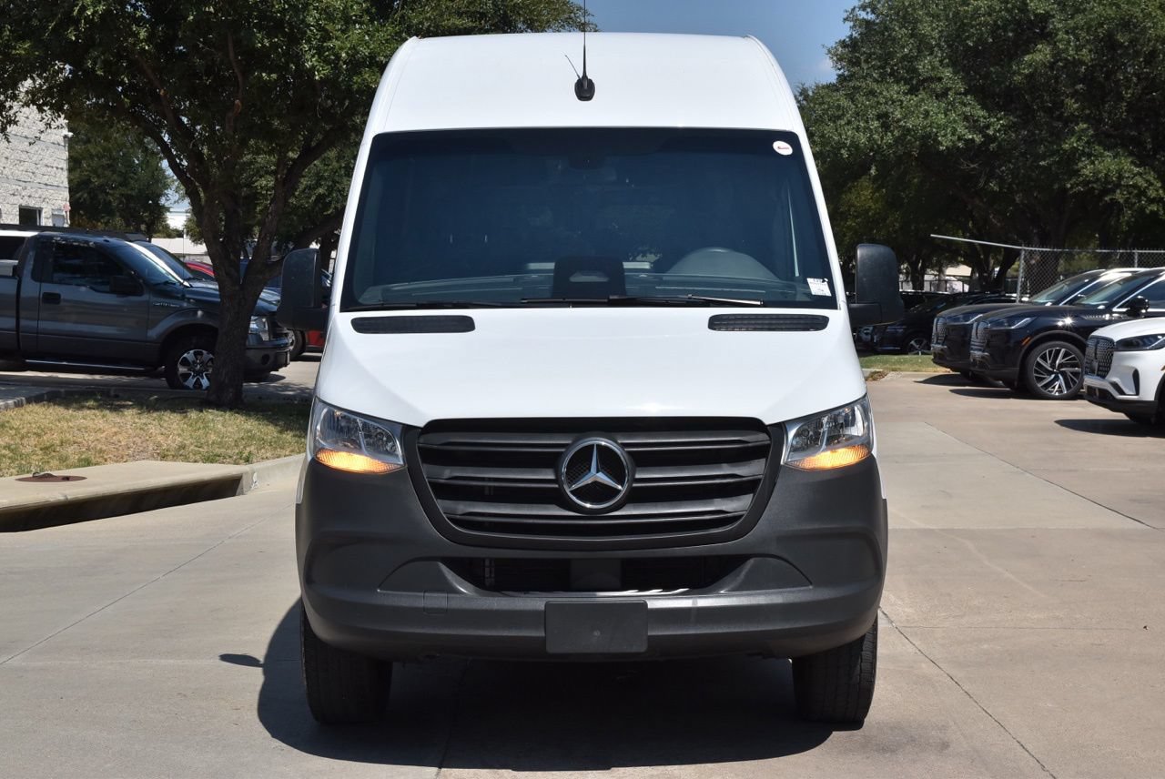 Used 2025 Mercedes-Benz Sprinter 2500 image 3
