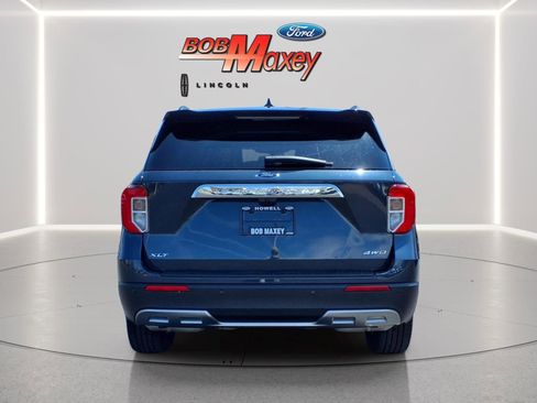 Used 2024 Ford Explorer XLT w/ Equipment Group 202A AWD/4WD image 7